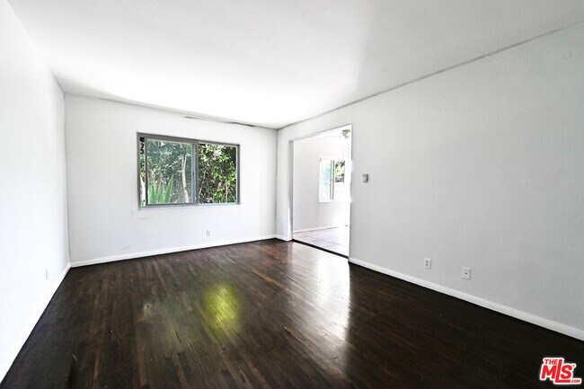 Primary Photo - 5533 W Jefferson Blvd