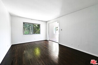 Building Photo - 5533 W Jefferson Blvd