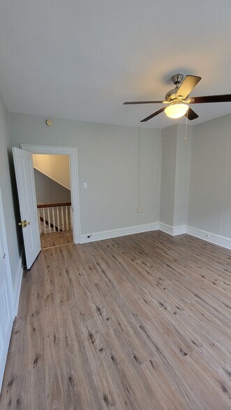 Building Photo - 623 5th Ave