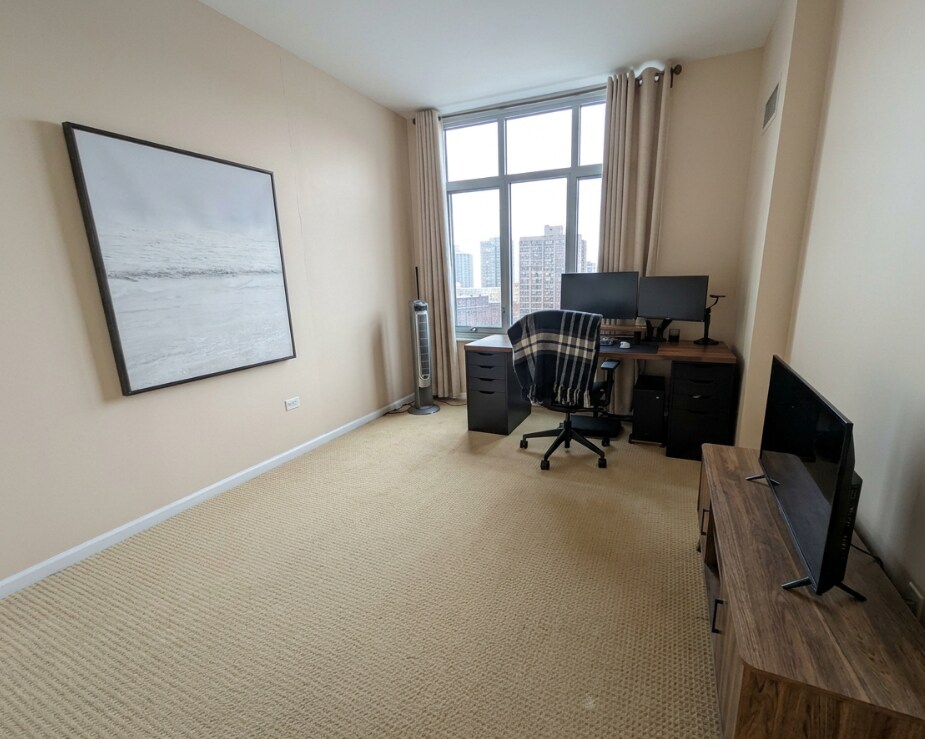 Building Photo - 1133 W Granville Ave