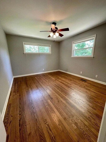 Building Photo - 1310 Aswan Dr