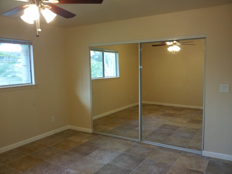 Building Photo - 5139 Omar Ct