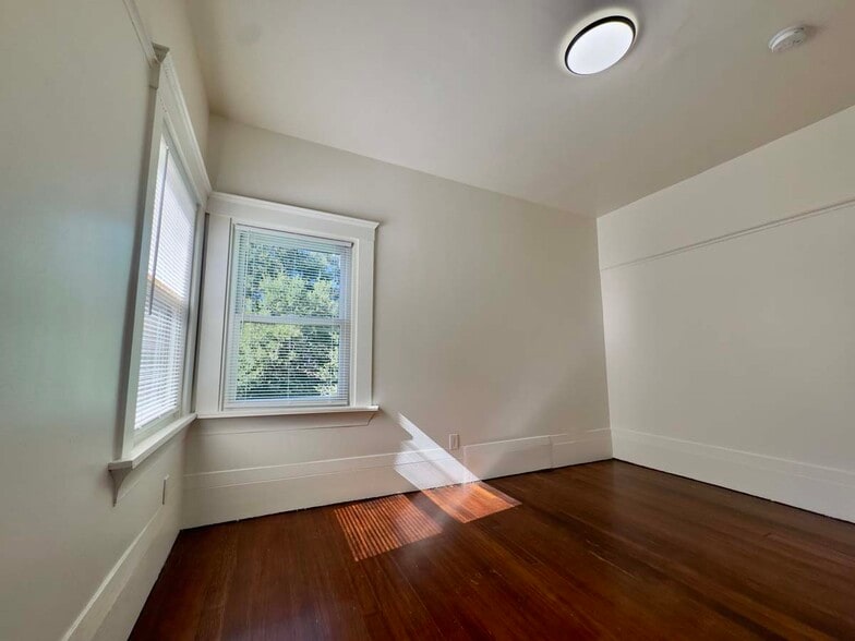 Building Photo - 1303 Adeline St