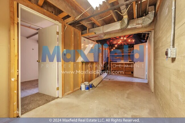 Building Photo - SUGAR HOUSE - 3 BD 1 BA Pet Friendly
