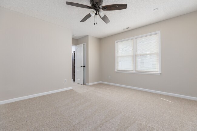 Building Photo - 102 Bordeaux Ln