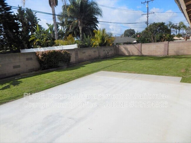 Building Photo - 6092 Larchwood Dr