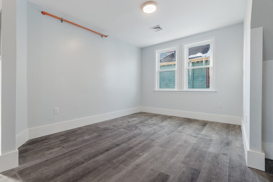 Building Photo - 108 Paul Gore St