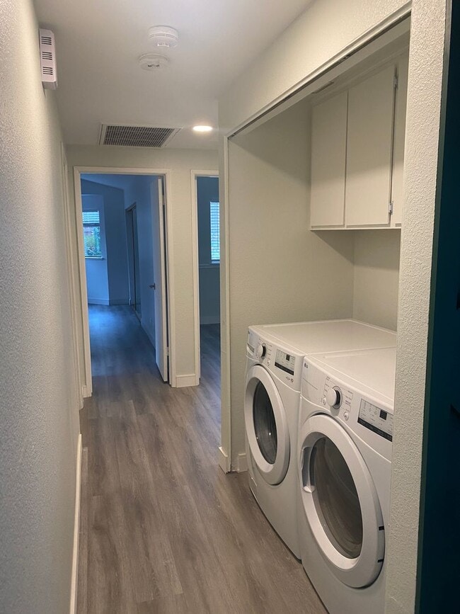 Building Photo - 1330 Puebla Way