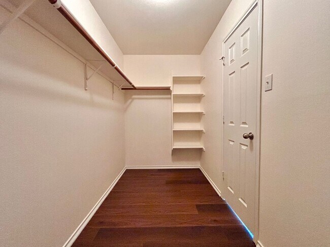 Building Photo - 102 Adamae Ln