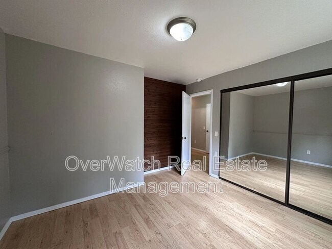 Building Photo - 6121 De Armoun Rd