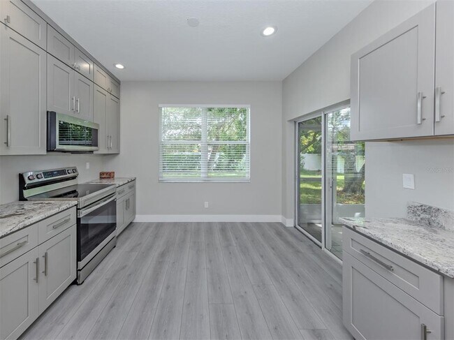 Building Photo - 3941 Yellowstone Cir
