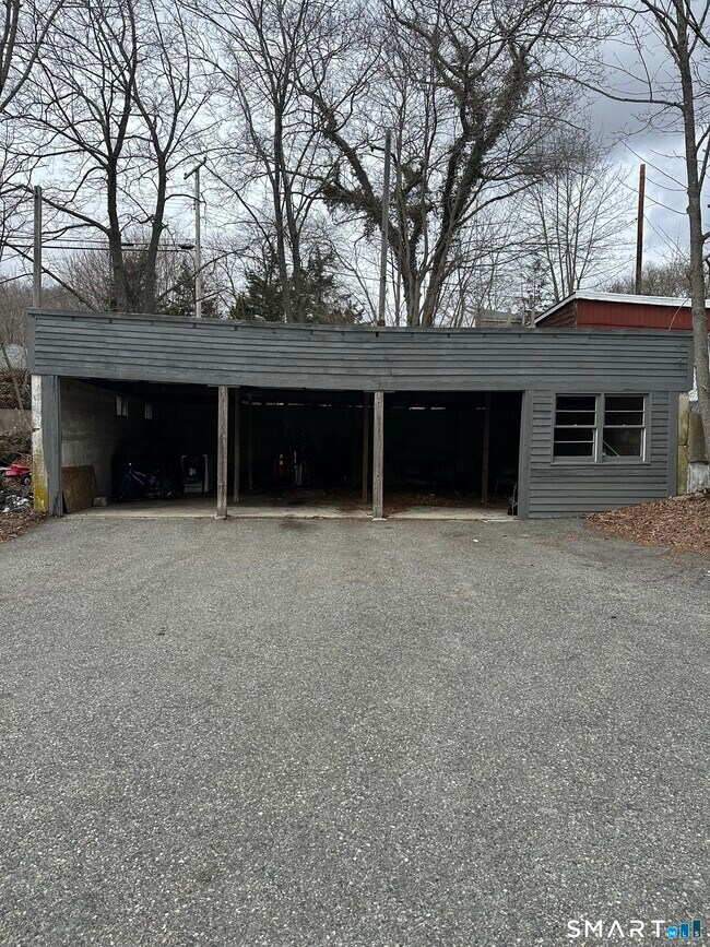 Building Photo - 162 Norwich Ave