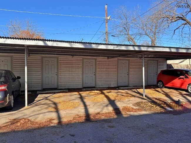 Building Photo - 1611 Bell St