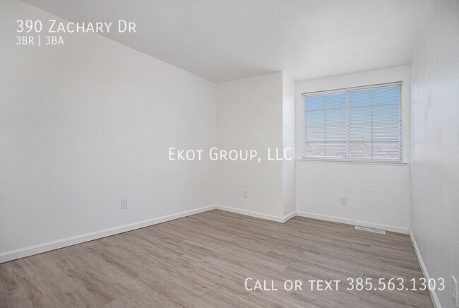 Building Photo - 390 Zachary Dr