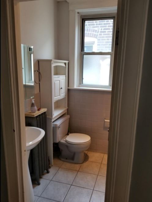 Building Photo - Tower Grove Area Living | Spacious Second-Floor Unit