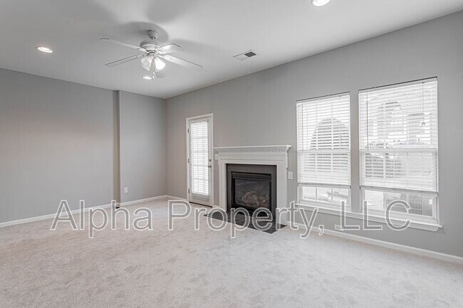 Building Photo - 5 Spring Crossing Cir