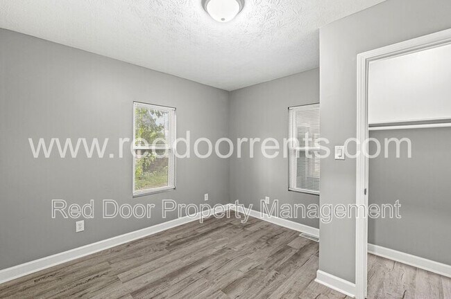Building Photo - 3340 N Sherman Dr
