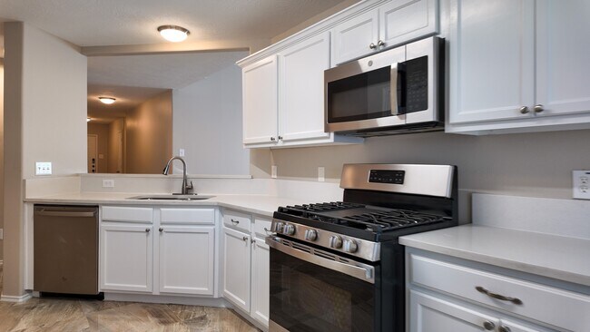 Building Photo - 23919 Clipper Hill Ln
