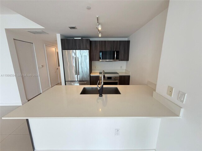 Building Photo - 488 NE 18th St