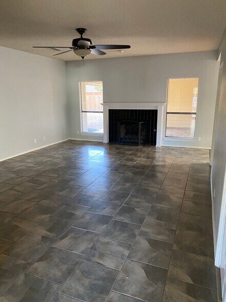 Living Room - 4406 Parkhurst Dr