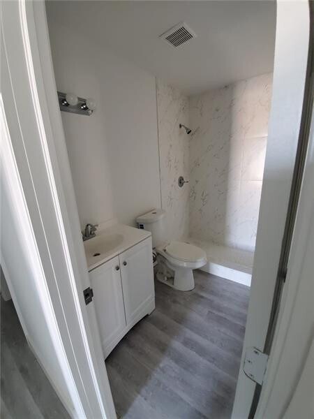 Building Photo - 11101 Royal Palm Blvd