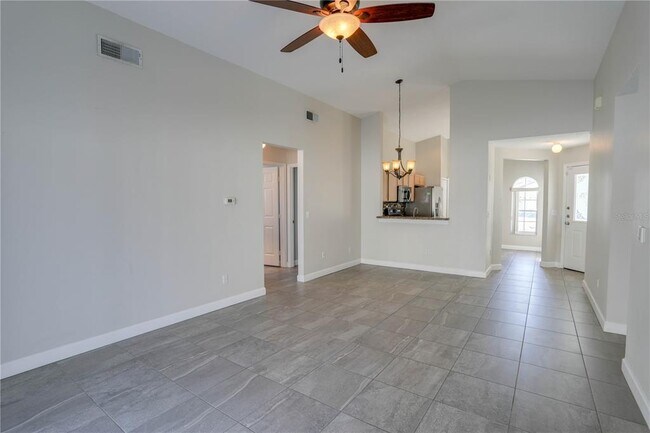 Building Photo - 7819 Turkey Oak Ln