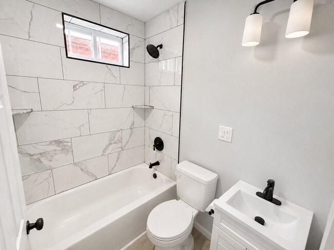 Building Photo - Spacious 3BR Rental with Central Air & Private Yard