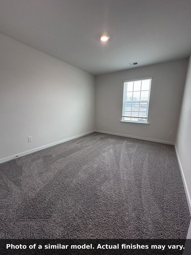 Building Photo - Brand New Home located at the Hamptons of Hickory!