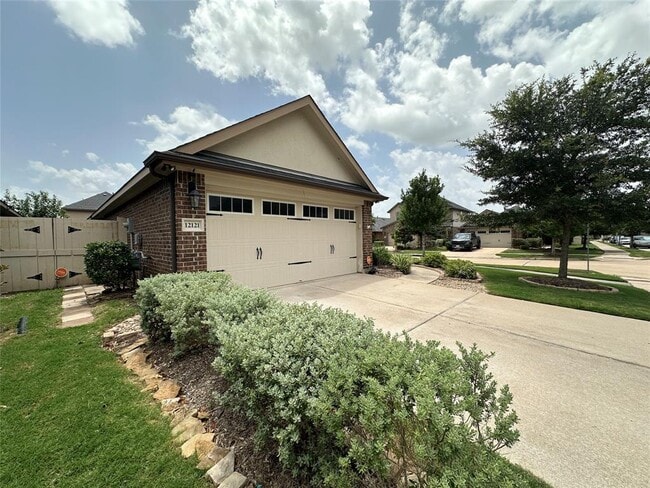 Building Photo - 12121 City Trek Ln