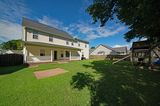 Building Photo - 1112 Huff Dr