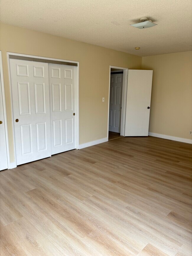 Building Photo - 315 Longfellow Ave