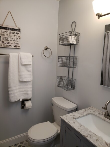 Main Bathroom - 5 Downing St