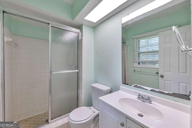 Building Photo - 115 Elizabeth Way