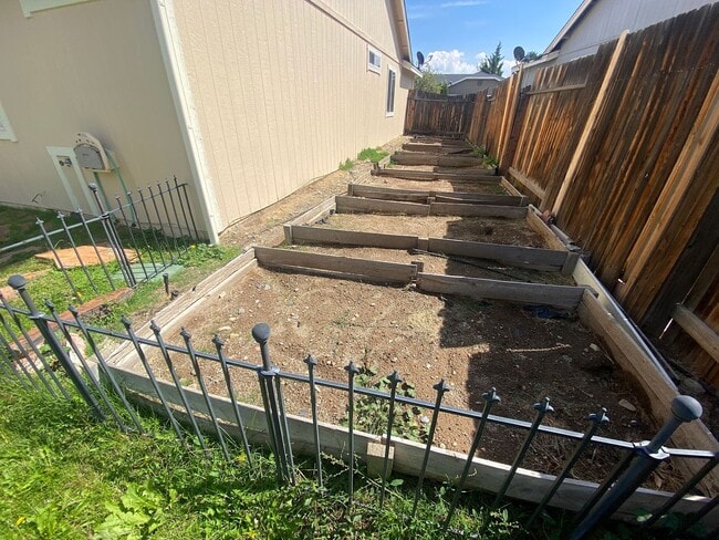 Building Photo - Sky Vista in Stead - Single Story House La...