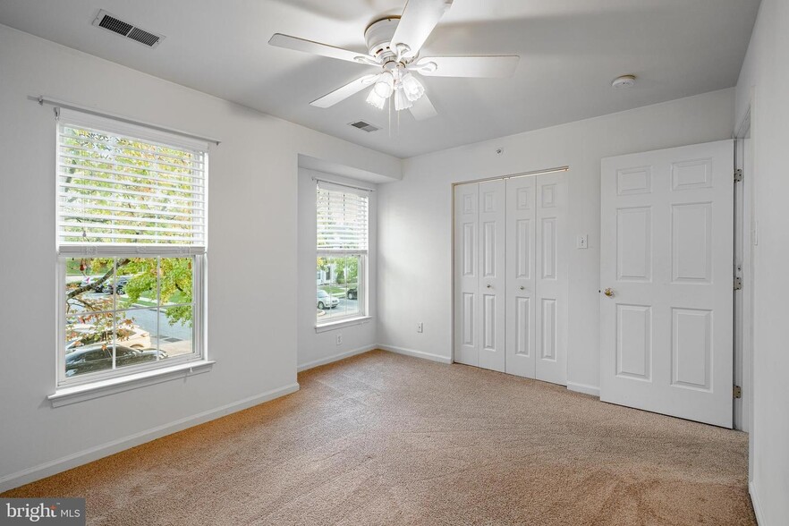 Building Photo - 596 Coach Hill Ct