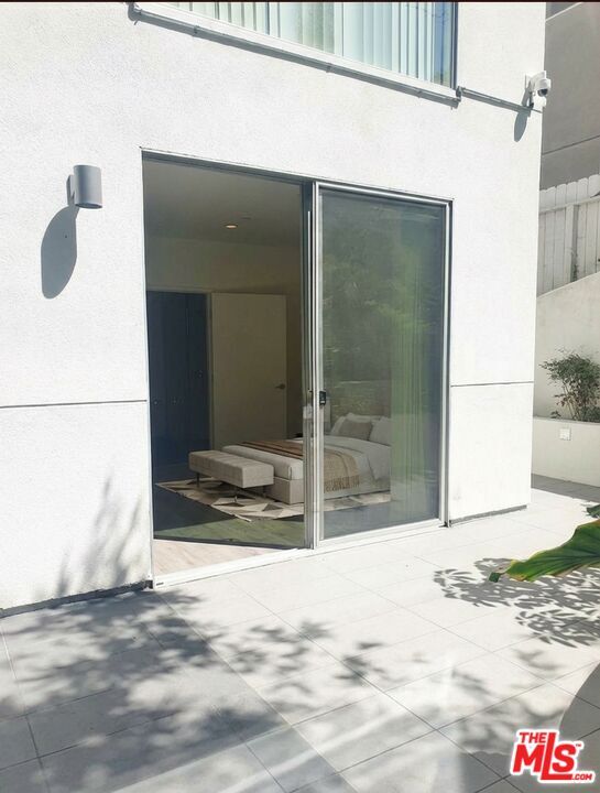 Building Photo - 1611 S Beverly Glen Blvd