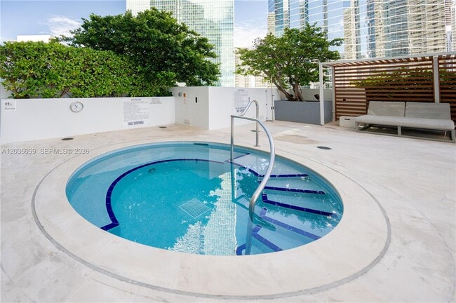 Building Photo - 1300 Brickell Bay Dr
