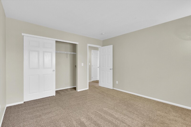 Building Photo - 16245 E Phillips Dr