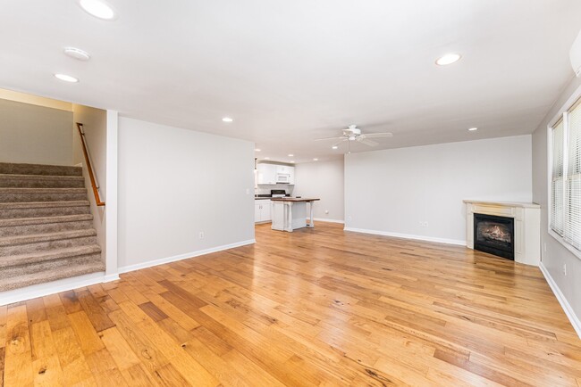 Building Photo - 306 Crosscut Dr