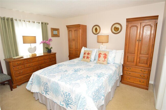 Building Photo - 213 Sea Horse Dr SE