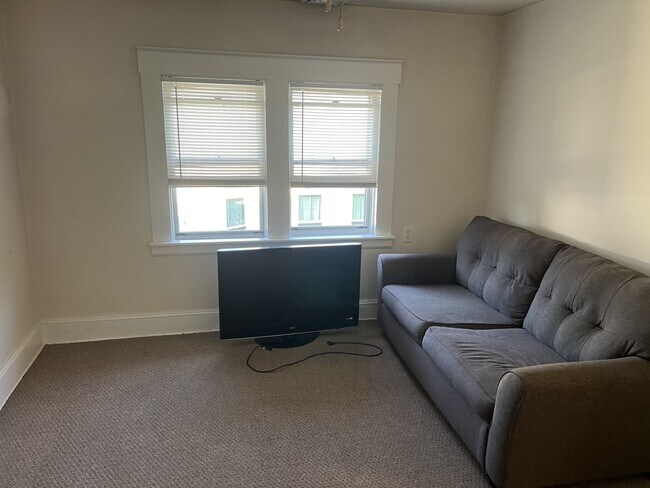 Building Photo - 3 City Ave