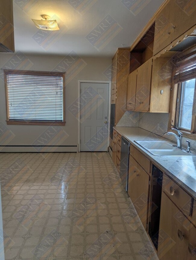 Building Photo - 2 Harding Ct