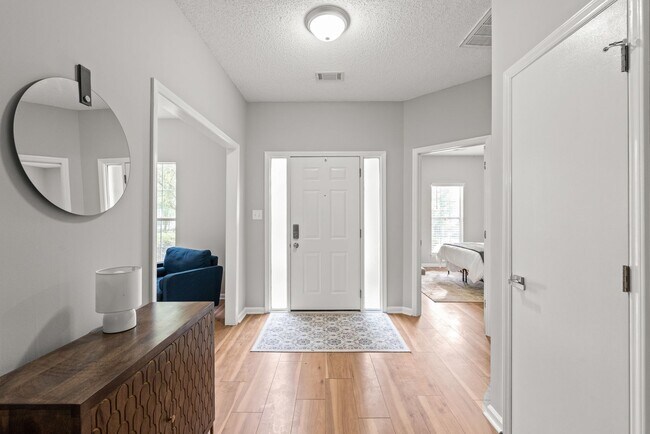 Building Photo - Beautifully Remodeled 4BR Ranch in Matthews