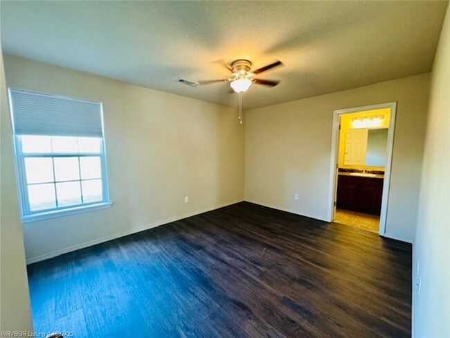 Building Photo - 6601 Huntington Ct