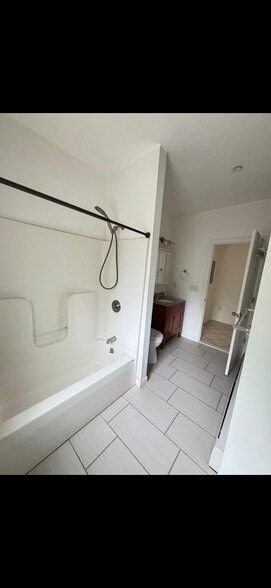 Bathroom - 14 Brandon Rd