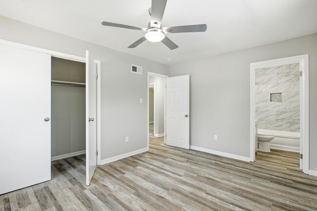 Building Photo - 12433 Deerfield Rd