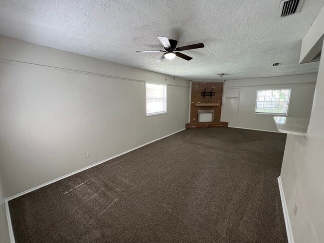 Building Photo - 5551 Dakota Dr