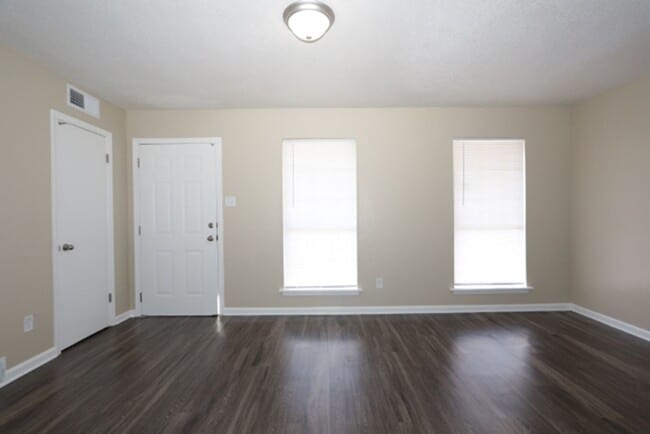 Building Photo - 1274 Parkrose Rd