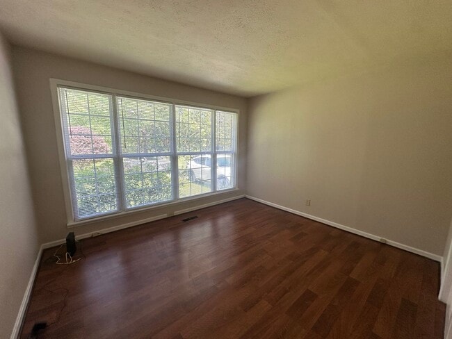 Building Photo - Secluded 3BR/2BA Home in Heflin – Lawncare...