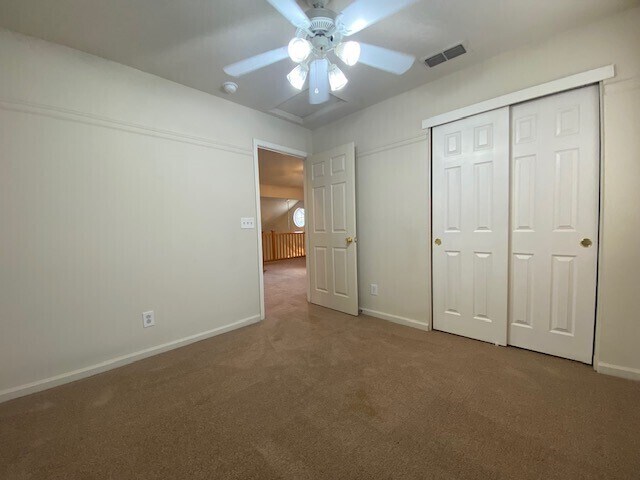 Building Photo - Beautiful and spacious 3-bedroom, 2.5-bath...